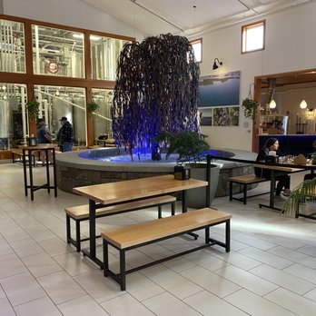 Maine Beer - Very pretty fountain - Breweries Near Me - Freeport, Maine Maine Beer - Very pretty fountain - Breweries Near Me - Freeport, Maine