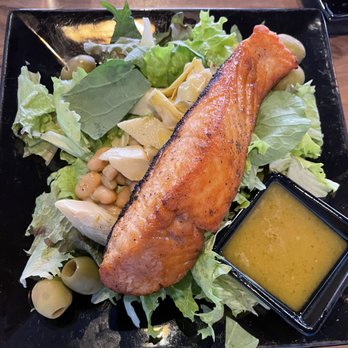 Gracious Plates on Main - Tellico Salad w/salmon - New American Near Me - Franklin, North Carolina Gracious Plates on Main - Tellico Salad w/salmon - New American Near Me - Franklin, North Carolina