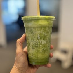 Pura Vida Miami - SUPER GREENS smoothie, delish but $12.95?
