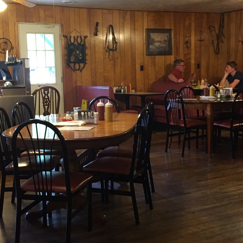 Granny Lee's Cafe - the dining room - Cafes Near Me - Sarcoxie, Missouri Granny Lee's Cafe - the dining room - Cafes Near Me - Sarcoxie, Missouri