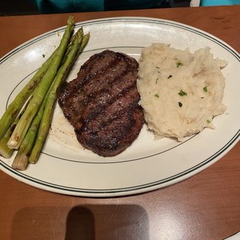 Village Tavern - Butcher Steak - New American Near Me - Pembroke Pines, Florida Village Tavern - Butcher Steak - New American Near Me - Pembroke Pines, Florida