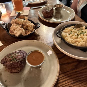 Relish Restaurant & Bar - Dinner! Filets, Parmesan Cauliflower, Mac & Cheese - American Near Me - Houston, Texas Relish Restaurant & Bar - Dinner! Filets, Parmesan Cauliflower, Mac & Cheese - American Near Me - Houston, Texas