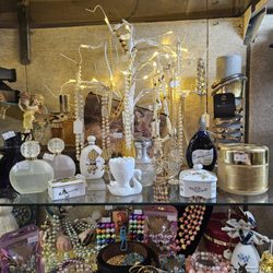 Hooper's Garage Antiques