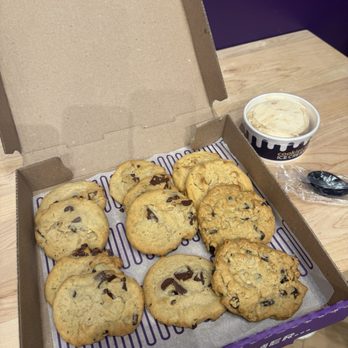 Insomnia Cookies - Desserts Near Me - New Orleans, Louisiana Insomnia Cookies - Desserts Near Me - New Orleans, Louisiana