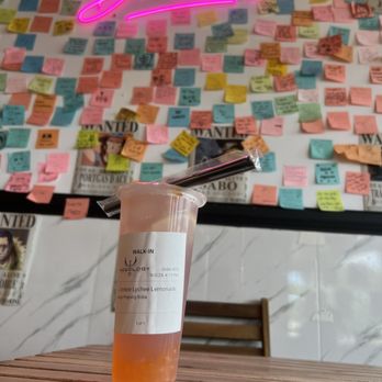 Chowology: Asian Kitchen - Ombré lychee lemonade - Asian Fusion Near Me - Pembroke Pines, Florida