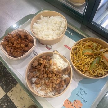 Tigawok - Chow mein, cola chicken, pork belly wagyu - Chinese Near Me - Irvine, California Tigawok - Chow mein, cola chicken, pork belly wagyu - Chinese Near Me - Irvine, California