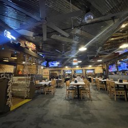 Angry Crab Shack - Inside