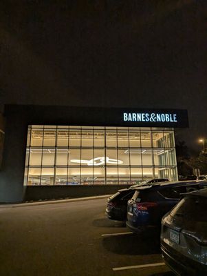 Barnes & Noble by null