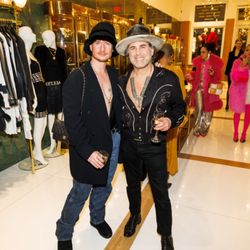 What Goes Around Comes Around - Step into a world of timeless elegance--our vintage experts will guide you to the perfect curation of iconic, authentic luxury made for you.