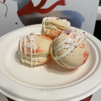 Kimmie's Royal Kreations - Peppermint Macarons - Desserts Near Me Kimmie's Royal Kreations - Peppermint Macarons - Desserts Near Me
