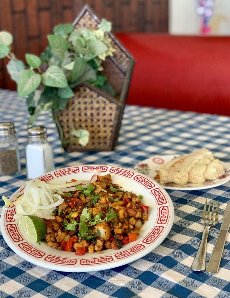 Maandeeq East African Cafe