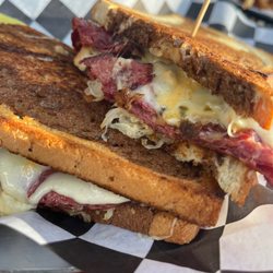 RPM Full Service - Rueben (provolone, extra sauce)