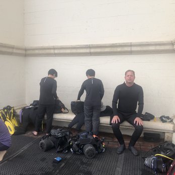 Catalina Divers Supply - Getting ready - Snorkeling Near Me - Avalon, California