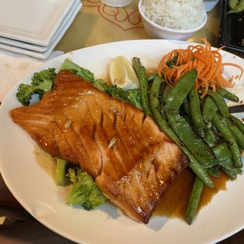 E Noodles - Ginger glazed salmon - Noodles Near Me - Concord, North Carolina E Noodles - Ginger glazed salmon - Noodles Near Me - Concord, North Carolina