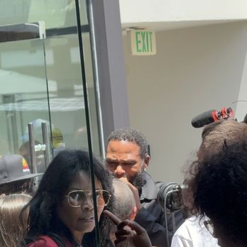 AC Barbeque - opening day with cedric the entertainer & anthony anderson - Barbeque Near Me - Los Angeles, California AC Barbeque - opening day with cedric the entertainer & anthony anderson - Barbeque Near Me - Los Angeles, California