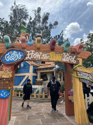 Goofy's How-to-Play Yard by null