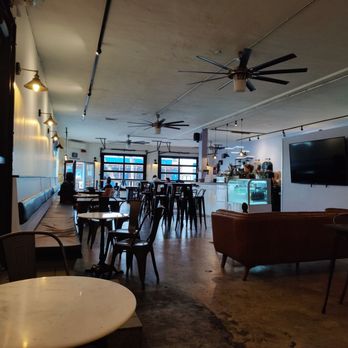 LATE⭐︎CAFE♪ inside-entrance-to-silver.jpg?