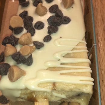 Cielito Artisan Pops - Bomba with white chocolate sauce & peanut butter cups. - Ice Cream & Frozen Yogurt Near Me - Miami, Florida Cielito Artisan Pops - Bomba with white chocolate sauce & peanut butter cups. - Ice Cream & Frozen Yogurt Near Me - Miami, Florida