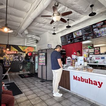 Luna's Lunpias - Interior - Filipino Near Me - Poway, California