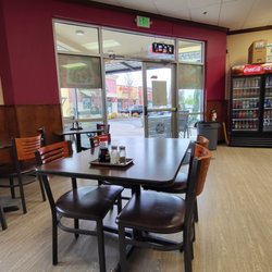 Wok & Teriyaki - Clean dining area!!!!!