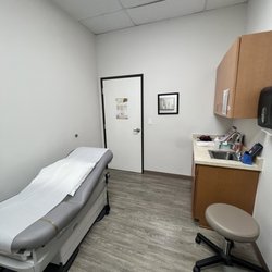 Arizona Gynecology Consultants - Clean examination room