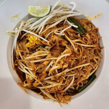 Thai Elephants II - Chicken Pad Thai - 3 - Thai Near Me - Summerville, South Carolina Thai Elephants II - Chicken Pad Thai - 3 - Thai Near Me - Summerville, South Carolina