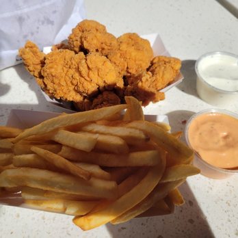 Habit Burger & Grill - Crispy chicken bites and fries with ranch and fry sauce - Burgers Near Me - Ballard, Washington Habit Burger & Grill - Crispy chicken bites and fries with ranch and fry sauce - Burgers Near Me - Ballard, Washington