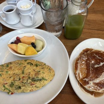 Wildberry Pancakes and Cafe - Veggie omelette  with side of Cinnamon Roll Pancakes , cold pressed green juice - Breakfast & Brunch Near Me - Chicago, Illinois