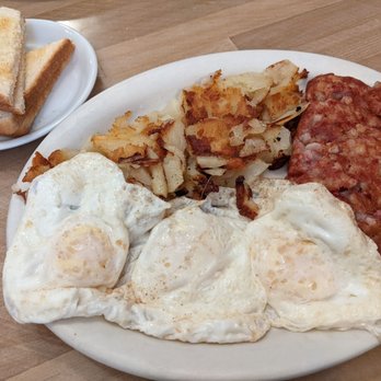Rubattino's - Corned beef hash and eggs - canned corned beef is my favorite corned beef - American Near Me - Renton, Washington Rubattino's - Corned beef hash and eggs - canned corned beef is my favorite corned beef - American Near Me - Renton, Washington