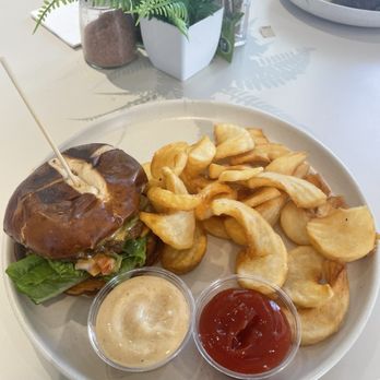 SoBe Vegan - queso burger with fries - Vegan Near Me - Fort Lauderdale, Florida SoBe Vegan - queso burger with fries - Vegan Near Me - Fort Lauderdale, Florida