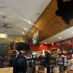 Last Best Pizza - Interiors