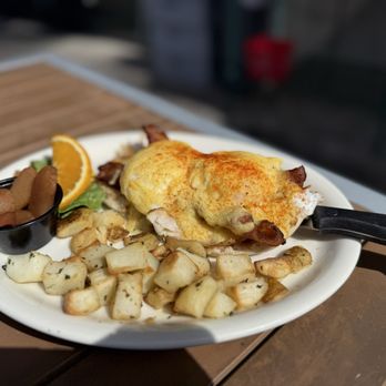 Le Peep - California Benedict - Breakfast & Brunch Near Me - Coeur D' Alene, Idaho Le Peep - California Benedict - Breakfast & Brunch Near Me - Coeur D' Alene, Idaho