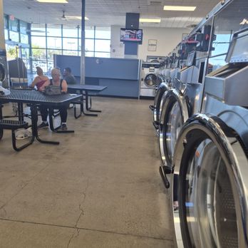 Grande Laundry Place - Washer of all sizes up to 8lbs for 11 something not bad at all - Laundry Services Near Me - Escondido, California Grande Laundry Place - Washer of all sizes up to 8lbs for 11 something not bad at all - Laundry Services Near Me - Escondido, California