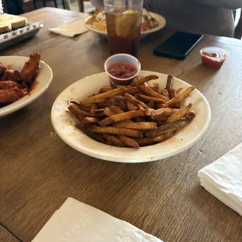 The Oxford Saloon - cajun fries - Bars Near Me - Snohomish, Washington