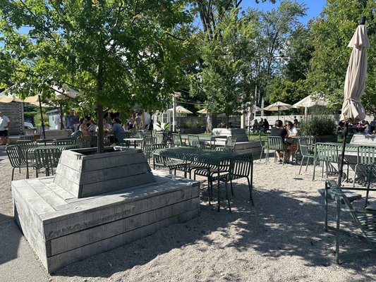 Hillgarten Beer & Wine Garden by null