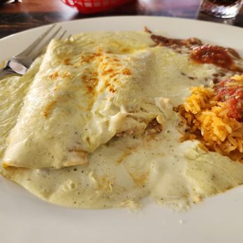 Fiesta Mexicana - La suiza chicken enchiladas - Mexican Near Me - Oceanside, California