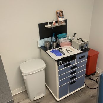 Michael K Kim, MD FACS - Examination room - Ear Nose & Throat Near Me - Los Alamitos, California Michael K Kim, MD FACS - Examination room - Ear Nose & Throat Near Me - Los Alamitos, California