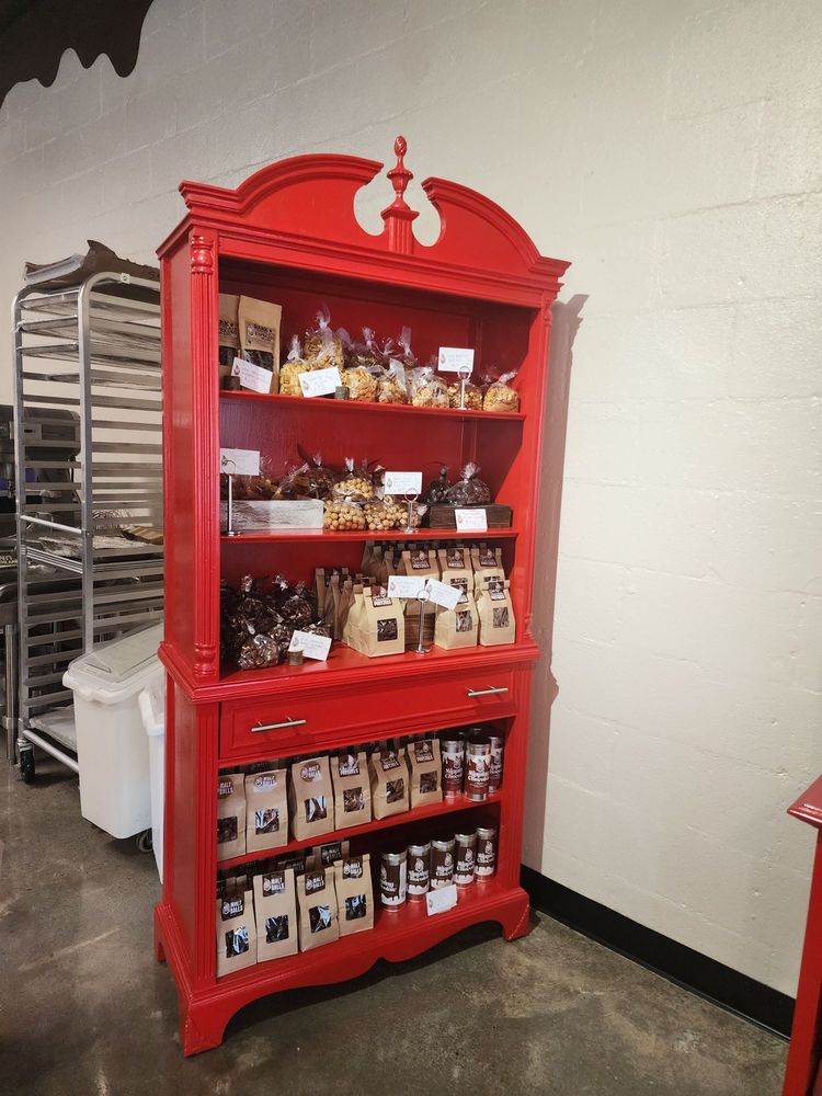 The Hot Chocolatier-St Elmo Logo