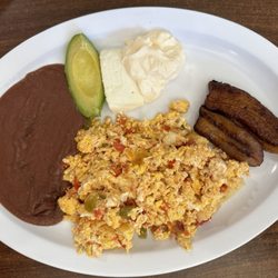 Nueva San Salvador Bakery - DESAYUNO TIPICO