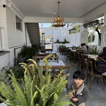 Caje Coffee Roasters - Outside seating - Coffee Roasteries Near Me - Ventura, California