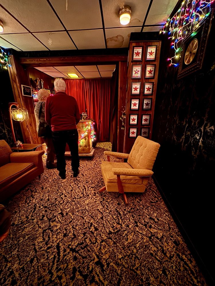 Bryant's Cocktail Lounge