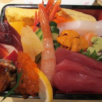 Yanagi Sushi - delux chirashi! - Japanese Near Me - Honolulu, Hawaii