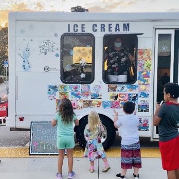 Frost E Ice Cream Truck - hildren looking at ice cream truck - Ice Cream & Frozen Yogurt Near Me Frost E Ice Cream Truck - hildren looking at ice cream truck - Ice Cream & Frozen Yogurt Near Me