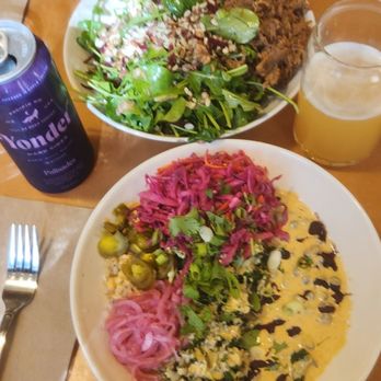 I had the best bowl (south) I have ever eaten. Beautiful, fresh, and delicious. Can't wait to come back!