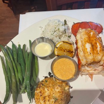 Bonefish Grill - Crab cake and lobster with green beans - Seafood Near Me - Metairie, Louisiana
