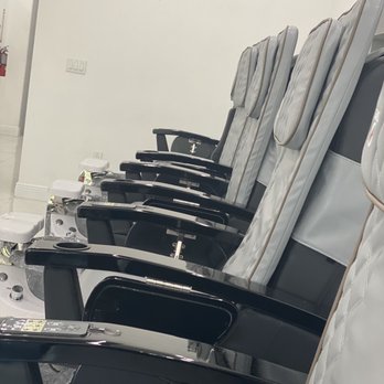 Envy Nail Bar - Inside - Nail Salons Near Me - Palm Harbor, Florida