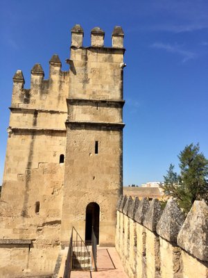 Alcázar de los Reyes Cristianos by null