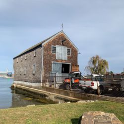 Prescott Park - Sheafe warehouse - an 18th century waterfront architecture