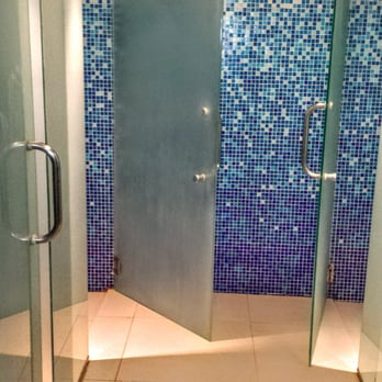 Hilton - Spa showers - Hotels Near Me - Buenos Aires, C