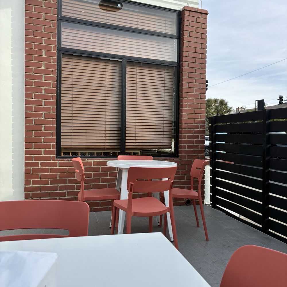 Loose Cannon Cafe - Outdoor patio seating - Coffee & Tea Near Me - Glendale, California Loose Cannon Cafe - Outdoor patio seating - Coffee & Tea Near Me - Glendale, California